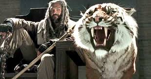 Walking Dead Season 7 Trailer Introduces King Ezekiel Shiva Walking Dead Season The Walking Dead Shiva The Walking Dead Tv