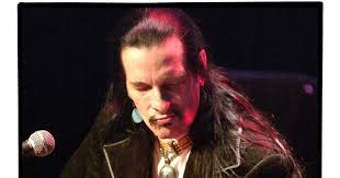 Willy DeVille in de AB: 'Een borrel, een bed en bakken ontroering'