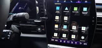 Android Automotive : Uber Eats & Banques s'affichent sur votre tableau de bord!