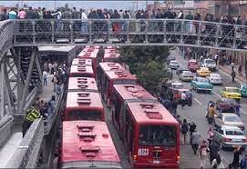 Transmilenio — bus du réseau transmilenio à la station calle 63 situation bogotá transmilenio — es el sistema de transporte masivo urbano que utiliza la ciudad de bogotá. The Bogota Transmilenio Bus System Problems And Solutions