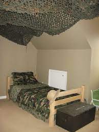 Some of the ideas on our list focus on making the best use of every available inch in the dorm room. Pin Di Camo