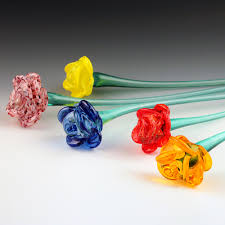 The size of this vase is suitable for medium scale events that call for modern elegance. Wholesale Fine Art Glass Boise Art Glass