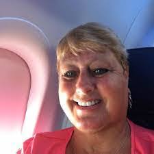 Lisa Blauvelt's Instagram, Twitter & Facebook