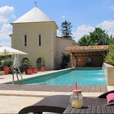 Domaine De Larchey Hotel Restaurant Salles De Reception Pour Particuliers Et Professionnels Au Milieu Du Vignoble Du Pessa Hotel Restaurant Restaurant Hotel