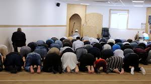 Avec des salles mixtes on revient à l'Islam premier" : à Paris, une  première prière mixte crée un débat au sein de la communauté musulmane