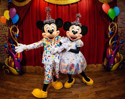 Walt disney's mickey mouse's birthday party is a 1954 record album written by alan w. New Minnie Mickey Mouse Surprise Celebration In Magic Kingdom Disney Tourist Blog