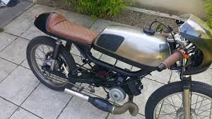 Le 103 vogue s2 est une mobylette commercialisé(e) par le constructeur français peugeot depuis 2004. Mobylette Peugeot 104 Cafe Racer Youtube