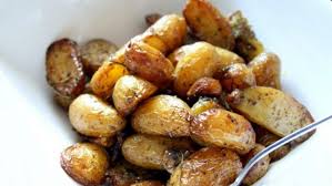 Pommes De Terre Confites A L Ail Et Au Romarin Cuisine Momix Pomme De Terre Confite Recettes De Cuisine Gratin De La Mer