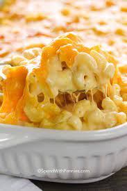 100 grams of macaroni and cheese, canned entree contain 3.38 grams of protein, 2.46 grams of fat some minerals can be present in macaroni and cheese, canned entree, such as sodium (302 mg), potassium (84 mg) or phosphorus (47 mg) but no fluoride. Homemade Mac And Cheese Casserole Video Spend With Pennies