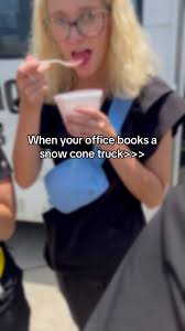 When your office books a snow cone truck✨🍧>>>