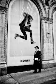 Black And White New York Street Photography New York Street Photography By Phil Penman Street Photography Amazing Photography Street Photographers