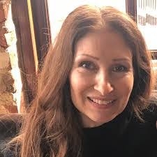 Leslie Reyes's Instagram, Twitter & Facebook