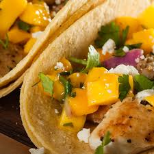 Fish tacos med lax, avokado, koriander, mango och lime. Fish Tacos Tillbehor 10 Masten Ica Buffe