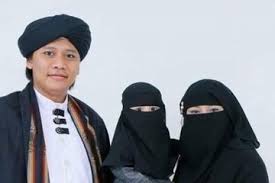 Innalilahi, habib musthofa bin jafar assegaf meninggal dunia. Bikin Geger Usai Kisah Pernikahannya Viral Terungkap Sosok Abah Cijeungjing Yang Bikin Tercengang Mulai Dari Dikagumi Para Ulama Hingga Pernah Temui Habib Rizieq Siapa Dia Semua Halaman Pop Grid Id