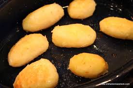 How To Roast Potatoes Irish Or English Style Irish American Mom Recipe In 2020 Roasted Potatoes Beef Recipes For Dinner Roast Potatoes