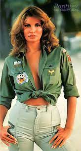 Raquel Welch Poses Raquel Welch Images Pictures Photos Icons And Wallpapersravepad The Place To Rave About Anything Raquel Welch Rachel Welch Actresses