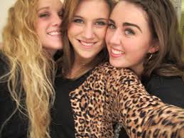 Hi 👋 I'm Tyler, 31 and currently in IL. Figured I'd give this a shot. Feel  free to add. Im looking to meet someone cool, and go from there. Is my  partner