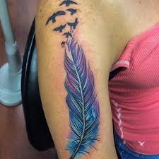 Feder tattoo bedeutung und vorlagen artes tatuagem tatoo e. 1001 Ideen Und Inspirationen Fur Ein Cooles Feder Tattoo