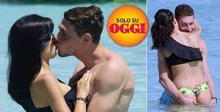 Jun 27, 2021 · empat tahun menikah, mereka telah dikaruniai satu orang anak bernama vittoria belotti. Andrea Belotti E Giorgia Duro La Sexy Luna Di Miele Non Finisce Mai Esclusivo Gossip