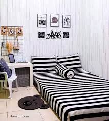 If you're going for an all white bedroom, texture is a must. Black And White Bedroom Ideas For Small Rooms Homiful Com