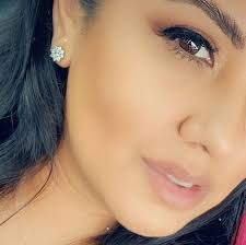 Liliana Pearson's Instagram, Twitter & Facebook