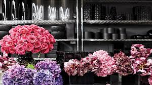 Four seasons flowers is committed to offering the finest floral arrangements and gifts, backed by service that is friendly and prompt, provided by professional staff dedicated to making your experience a pleasant one. Floral Feast Jeff Leatham Has The Coolest Job In The World Virtuoso