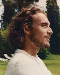 Stefanos tsitsipas is a greek professional tennis player. A3eshyw Iwp1nm