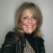 Linda Blanco's Instagram, Twitter & Facebook