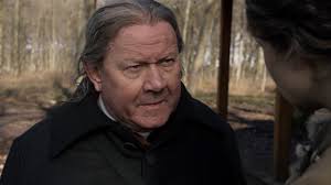 The Lossen على X: "Did anyone spot Albert Welling who plays The Assistant  in this week's episode of Outlander? #thelossen #shareyourdream #outlander  #actor #actorslife #friday https://t.co/T5nGiBh6a2"