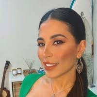 Danielle Grossi's Instagram, Twitter & Facebook