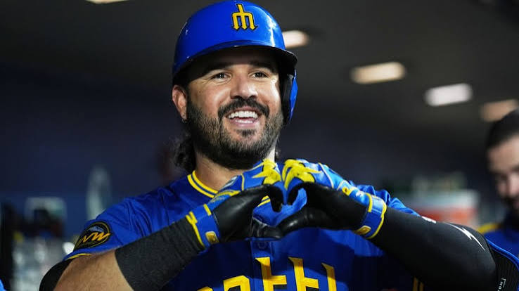 Eugenio Suárez and the Reds agree to a $15 million, 1-year contract, AP sources say | king5.com