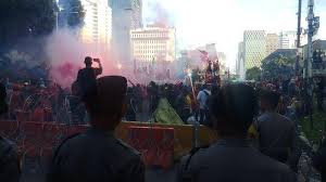 31 gambar hewan laut yang belum diwarnai dengan menggunakan gambar hewan yang keren dapat memperindah tampilan hp atau laptop kamu. May Day Di Monas Diwarnai Permintaan Buruh Agar Dihadiri Jokowi Diakhiri Menyalakan Kembang Api Halaman All Warta Kota