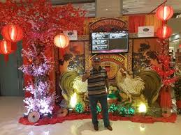 For traditional chinese new year decorations instead of shiny red christmas balls we have shiny red lanterns, orange and mandarin trees replace dazzling and glittering chinese new year decorations never fail to capture the magic and energy of this fabulous season. The Hotel Lobby Ideally Decorated For The Chinese New Year 2017 Festivities Picture Of Sunway Hotel Seberang Jaya Tripadvisor