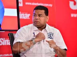 Bekas ahli majlis kerja tertinggi umno, datuk lokman noor adam ditahan polis ketika sedang bersiaran langsung di facebooknya, malam tadi. Video Intim Lokman Noor Adam Hadir Ke Bukit Aman
