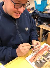 New piece of terrain in the making. 😀 Thierry paints contact masts.