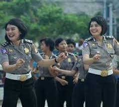 Tonton video ini sampai habis yah supaya kalian tidak salah faham. Syarat Fisik Masuk Polwan Syarat Gigi Masuk Polwan Biaya Masuk Polwan Syarat Jadi Polwan Syarat Masuk Polwan Syarat Menjadi Polwan Pejuang Wanita Wanita Polisi