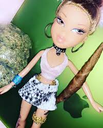 we hope all you dolls are having a rockin' saturday !! ❤️‍🔥❤️‍🔥🦋✨✨  xoxo-bratzxbando : r/Bratz