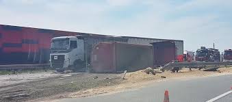 16.00, 17.45, 20.00 i 22.25 subskrybuj nasz kanał! Tragiczny Wypadek Na S1 W Sosnowcu Ciezarowka Przygniotla Motocykliste Zdjecia Super Express Wiadomosci Polityka Sport