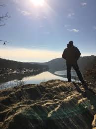 Follow trails to rock formations such as the corn crib, the coffin and lovers' leap. Lovers Leap Bild Von Lovers Leap State Park New Milford Tripadvisor