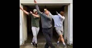 Here's a dance fitness routine to blinding lights by the weeknd.choreographed by jessica hoogendyk.try out my dance fitness tutorials and livestream workou. Video Social Media Users Participate In Blinding Lights Viral Challenge While Social Distancing