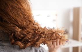 Drying your hair with paper towels is one of the common ways on how to maintain curly hair all day. How To Change Naturally Curly Fine Hair Into Wavy Hair