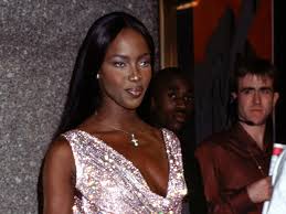 The french designer tapped on naomi campbell, cindy crawford and claudia schiffer for balmain's s/s 2016 campaign, wanting to recapture the emotion of '90s fashion. Great Outfits In Fashion History Naomi Campbell In A Sparkly Versace Mini Dress At The 1997 Vmas Fashionista