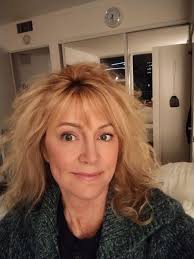 Today I turn 60… No friends, no husband, but still celebrating with my love  for cakes 🎂❤️