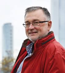 John Müller: "La lección que dejó España es que es muy fácil corromper a  una sociedad ofreciéndole el camino del asistencialismo y del reparto"