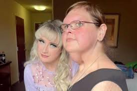 Ar bin tell Mammy Thomas say den we Salone Sister ya wae dae kommot say den  love am Na use den dae kam use am because of e six pack body. Once