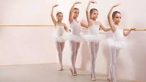Ballet Ven Aprovecha Con Nuestra Excelente Profesora Este Bello Baile Y Adquiere Destreza Elegancia Al Apr Little Ballerina Ballet Technique Types Of Dancing