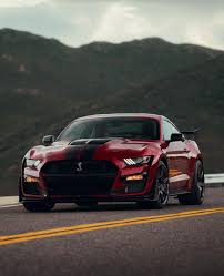 How Does The 2020 Ford Mustang Shelby Gt500 Design Wise To Its Gt350 Siblings Head Over To Our Li Ford Mustang Shelby Gt500 Mustang Shelby Ford Mustang Shelby