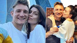 Para nie potwierdziła tych doniesień, ale też nie zaprzeczyła. Magdalena Stepien Przed Porodem Pochwalila Sie Wielkim Brzuszkiem