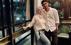 Dia pun kini tak sungkan untuk berpenampilan terbuka dan membagikan fotonya di. Akting Arya Saloka Dan Amanda Manopo Bikin Baper Netizen Tega Doakan Putri Anne Jadi Janda