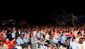 Reporter qch à une date ultérieure to postpone sth to a later date. Claude Arena Et Mike Brant Bien Plus Qu Une Larme De Nostalgie Le Blog De Jean Jacques Thomas